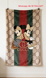 Gucci Mickey & Minnie throw Blanket Monogram IMG_2732